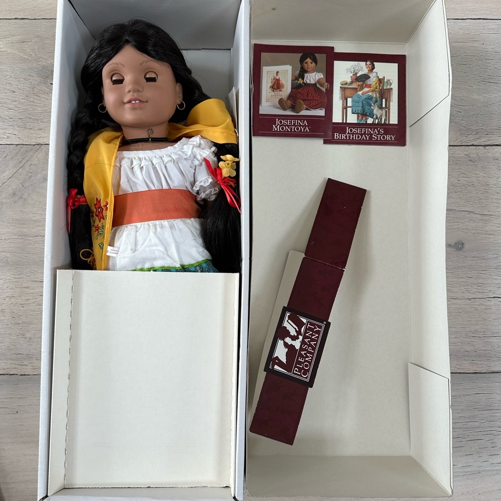 American Girl Pleasant Company vintage Josefina Montoya Doll and 2 outfits/ 1997 - Picture 6 of 13